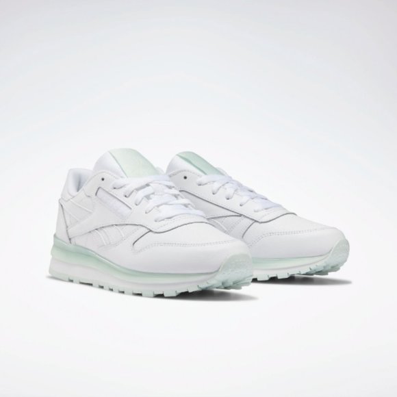 Reebok Shoes - NIB White Reebok Classic Sneakers